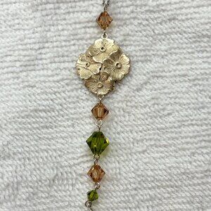 Silver floral and beaded necklace with adjustable chain